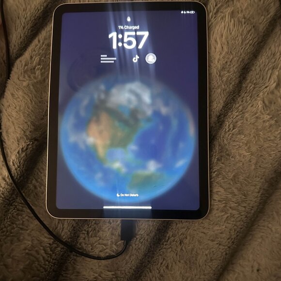 11 inch 10 gen ipad - Picture 3 of 3